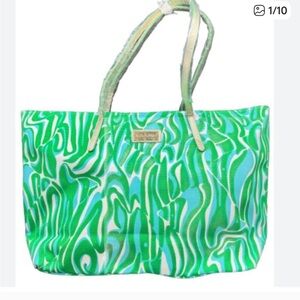 Lilly Pulitzer Resort Tote in Finders Keepers pattern